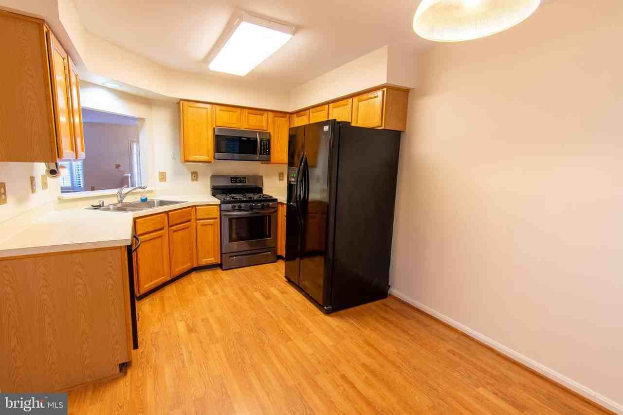 11970 Thurloe Dr - Photo 5 of 39