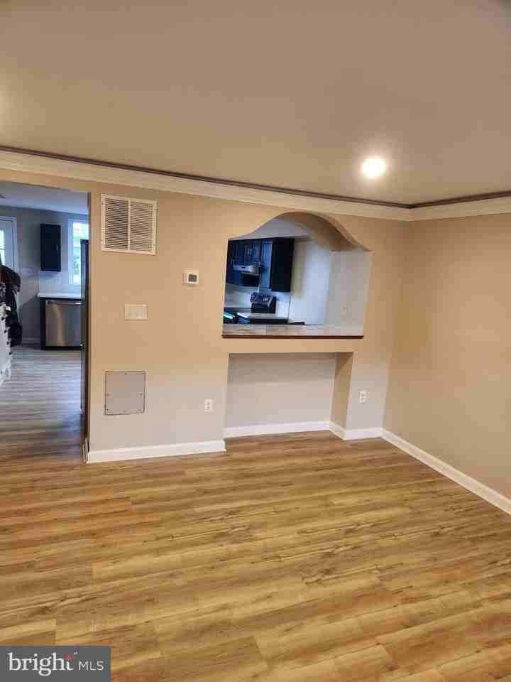 8019 Gough St - Photo 4 of 18