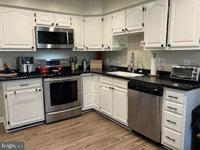 13105 Windjammer Ave - Photo 2 of 50