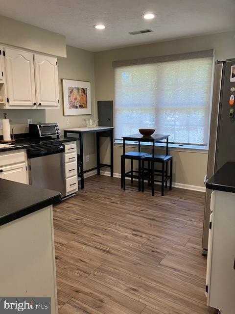 13105 Windjammer Ave - Photo 6 of 50