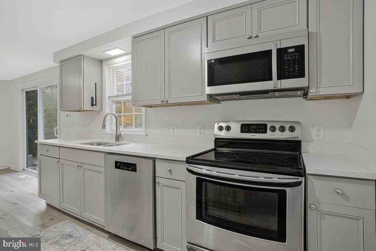 2905 Galway Ln - Photo 5 of 17