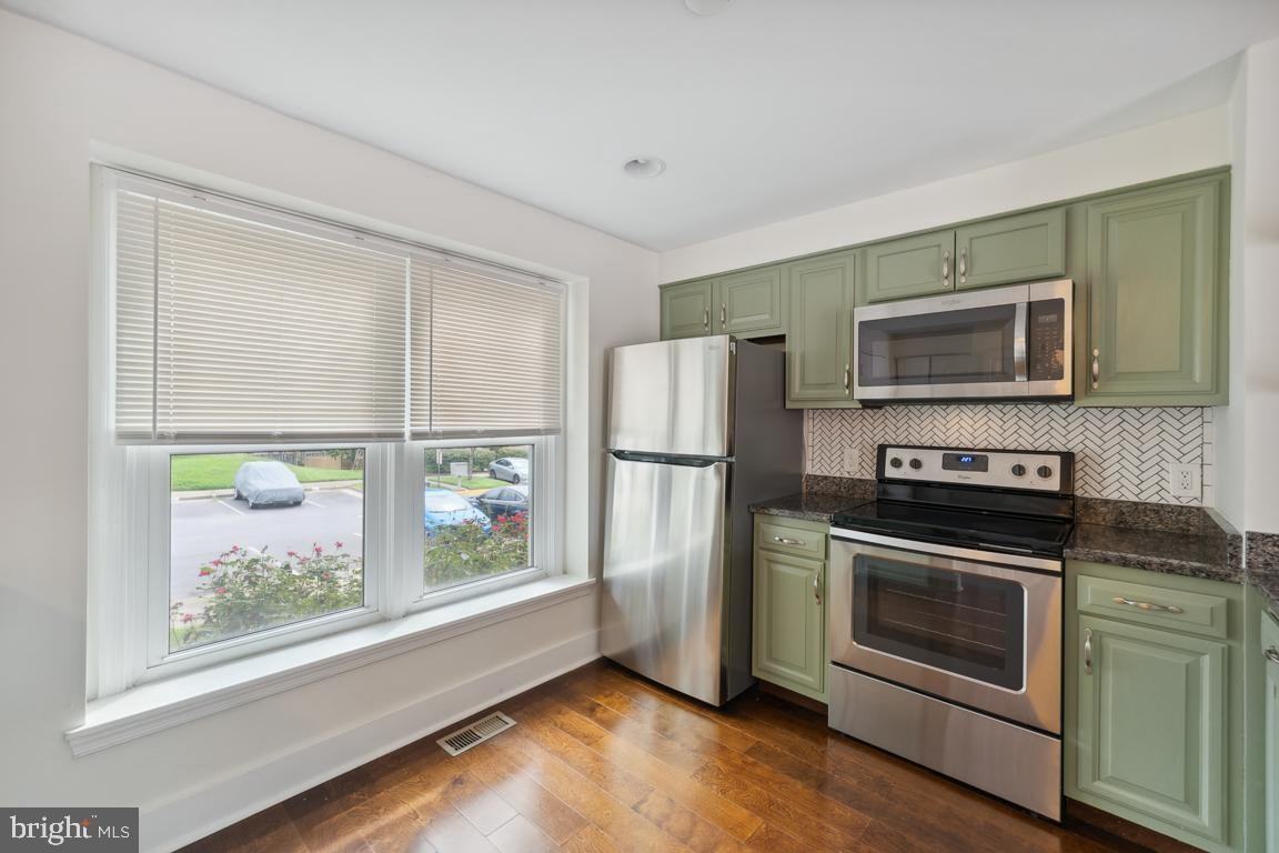 7671 Wolford Way - Photo 3 of 16