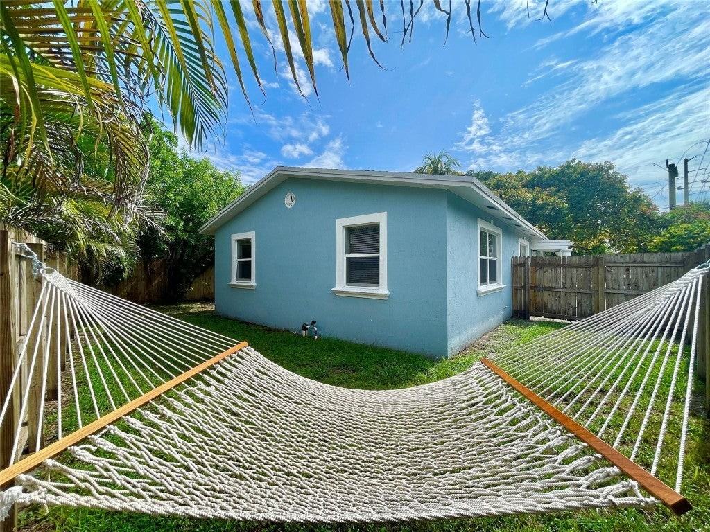 100 Ne 12th St - Photo 2 of 29