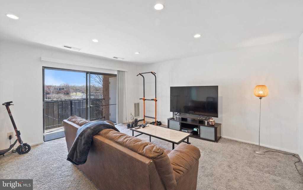 804 Quince Orchard Blvd ##201 - Photo 2 of 19