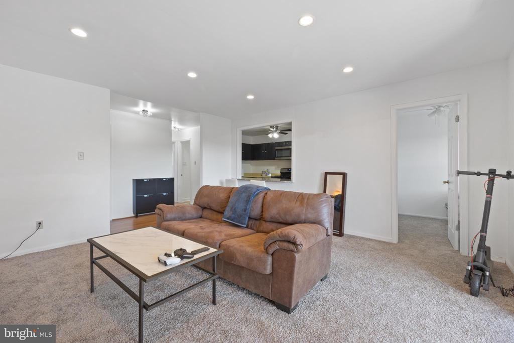 804 Quince Orchard Blvd ##201 - Photo 4 of 19