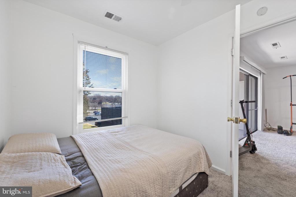 804 Quince Orchard Blvd ##201 - Photo 7 of 19