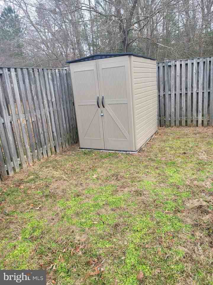 22032 Saint Johns Cir - Photo 3 of 5