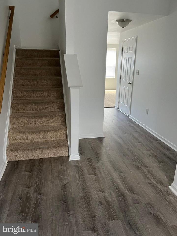 6451 Creekbend Dr - Photo 2 of 23