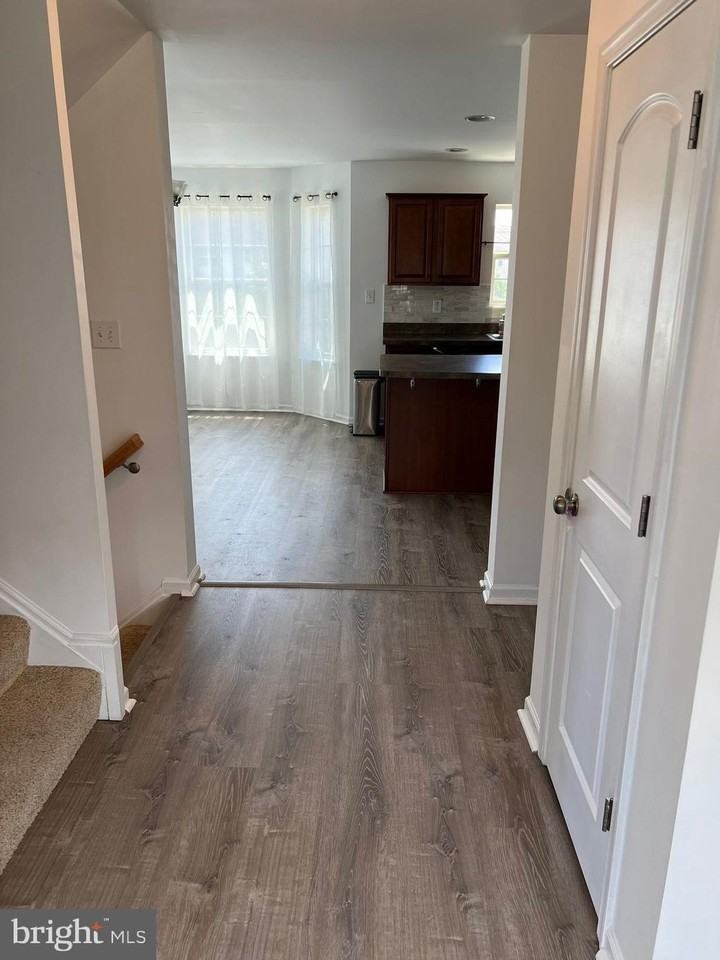 6451 Creekbend Dr - Photo 5 of 23