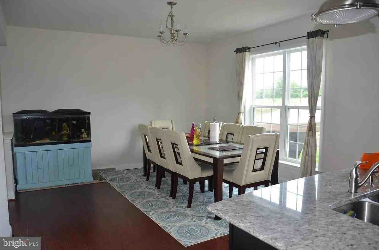 1464 Mollys Run - Photo 3 of 13