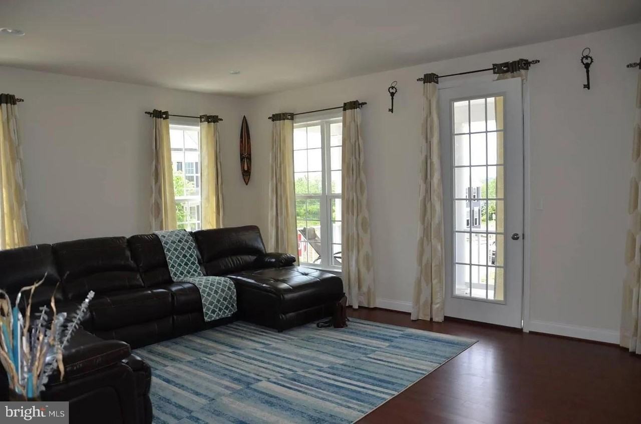 1464 Mollys Run - Photo 4 of 13