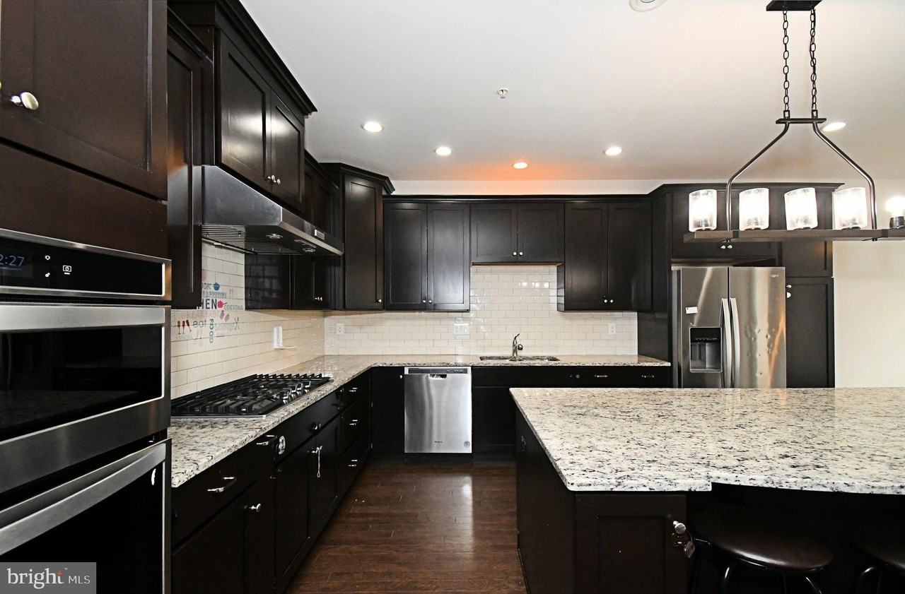 136 Iron Hill Way - Photo 7 of 50