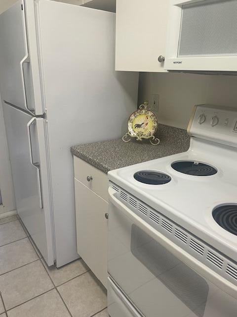 4850 Chancellor Dr - Photo 6 of 24