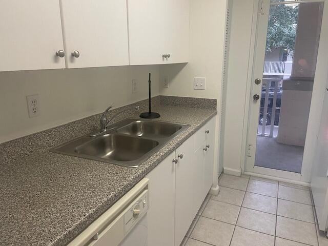 4850 Chancellor Dr - Photo 7 of 24