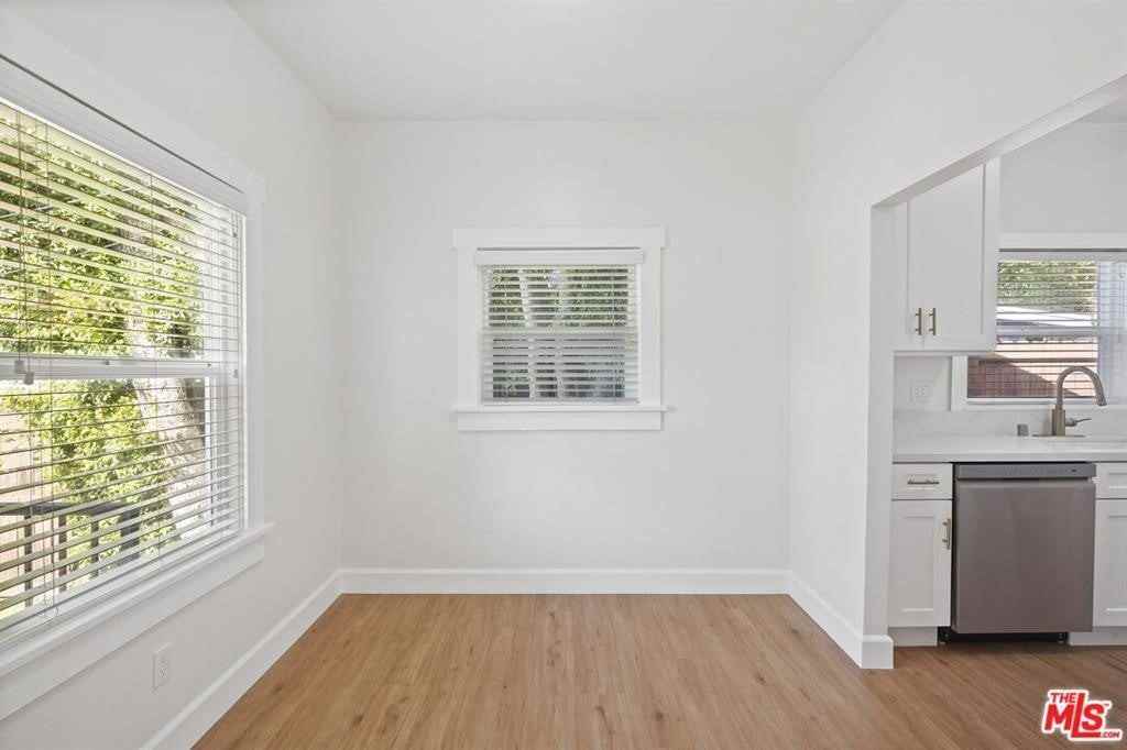 1455 E Elizabeth St - Photo 4 of 23