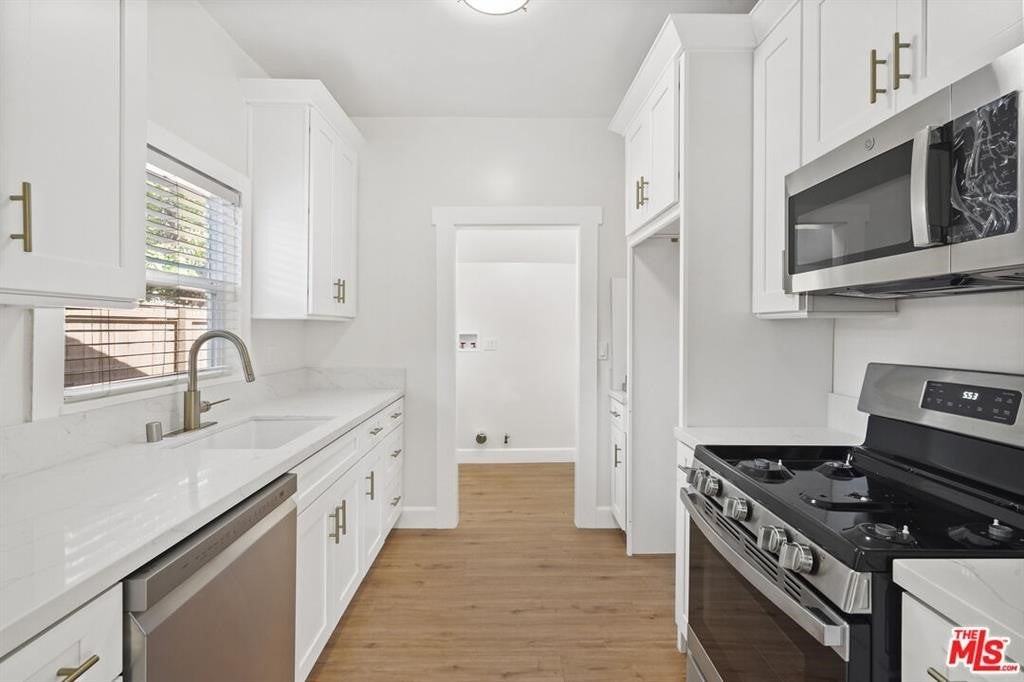 1455 E Elizabeth St - Photo 6 of 23