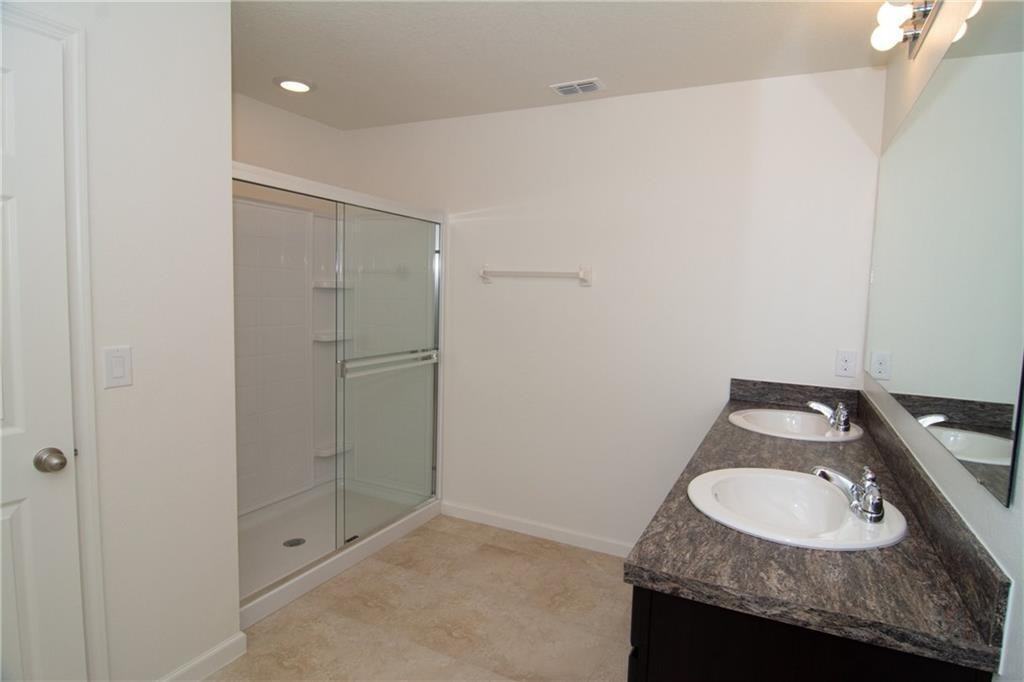 3116 Yellowstone Cir - Photo 7 of 10