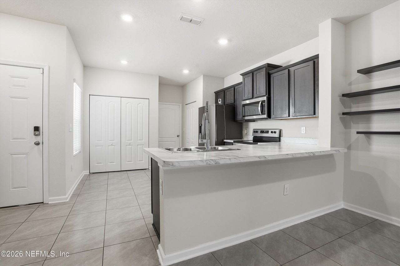 377 Aralia Ln - Photo 5 of 25