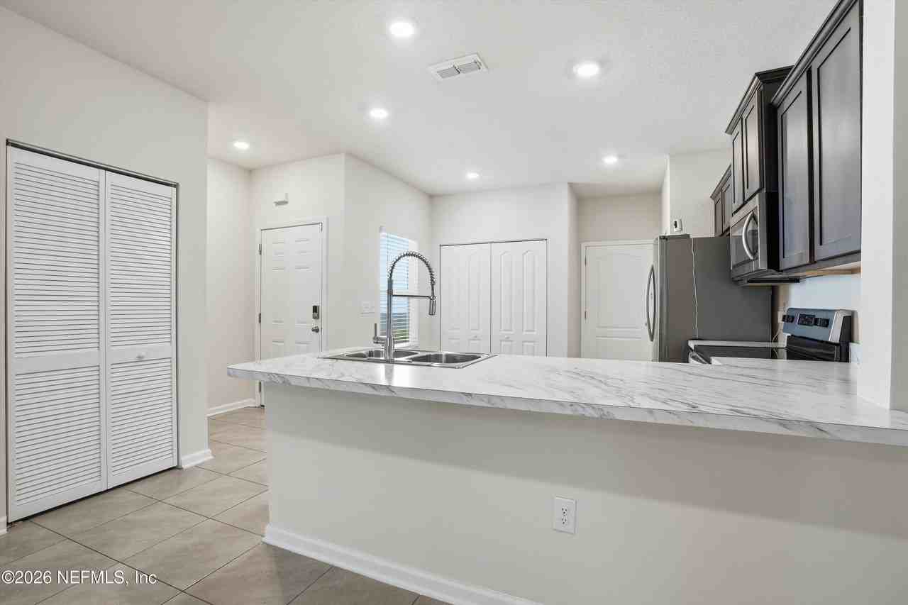 377 Aralia Ln - Photo 6 of 25