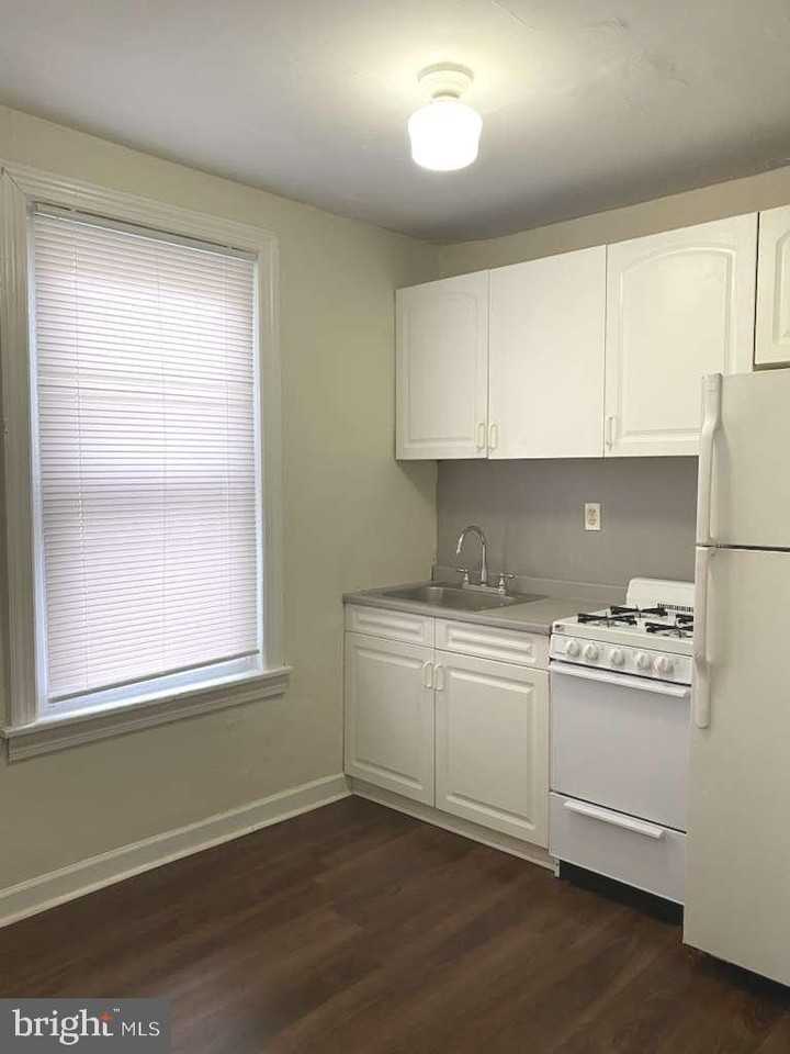 746 S 51st St - Photo 2 of 9