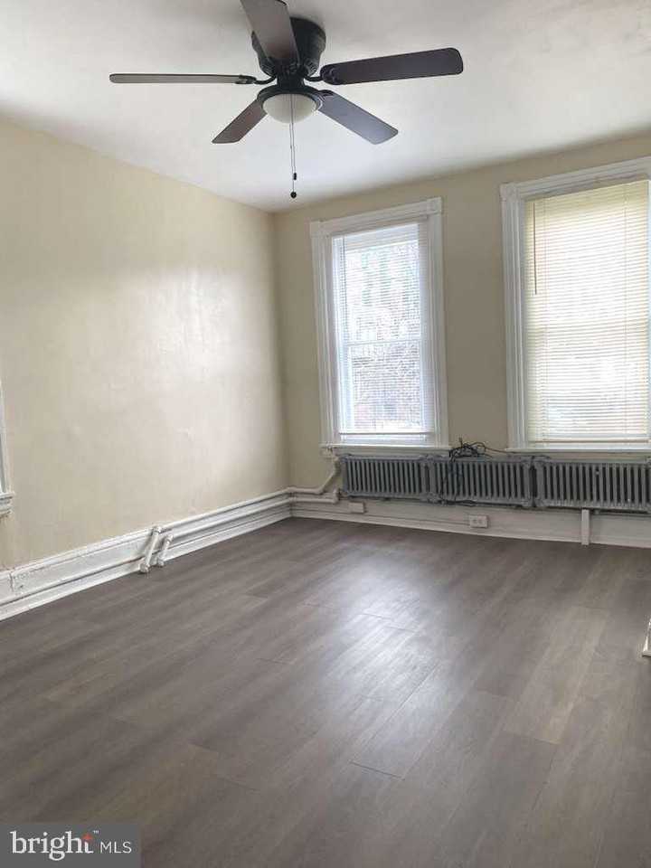 746 S 51st St - Photo 6 of 9