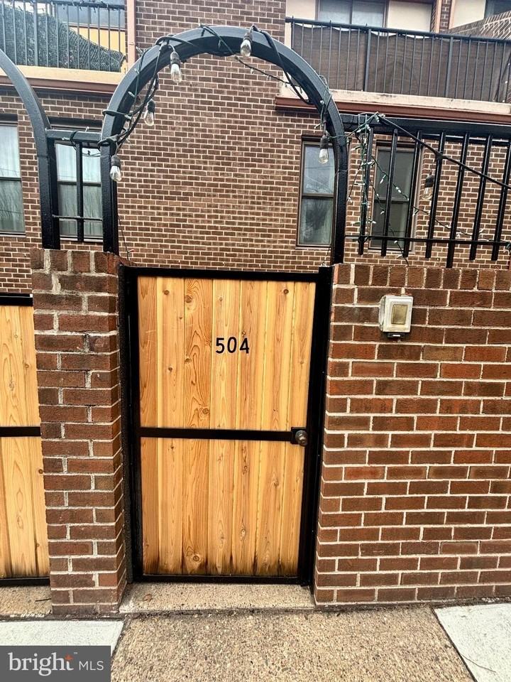 504 N 19th St - Photo 2 of 11