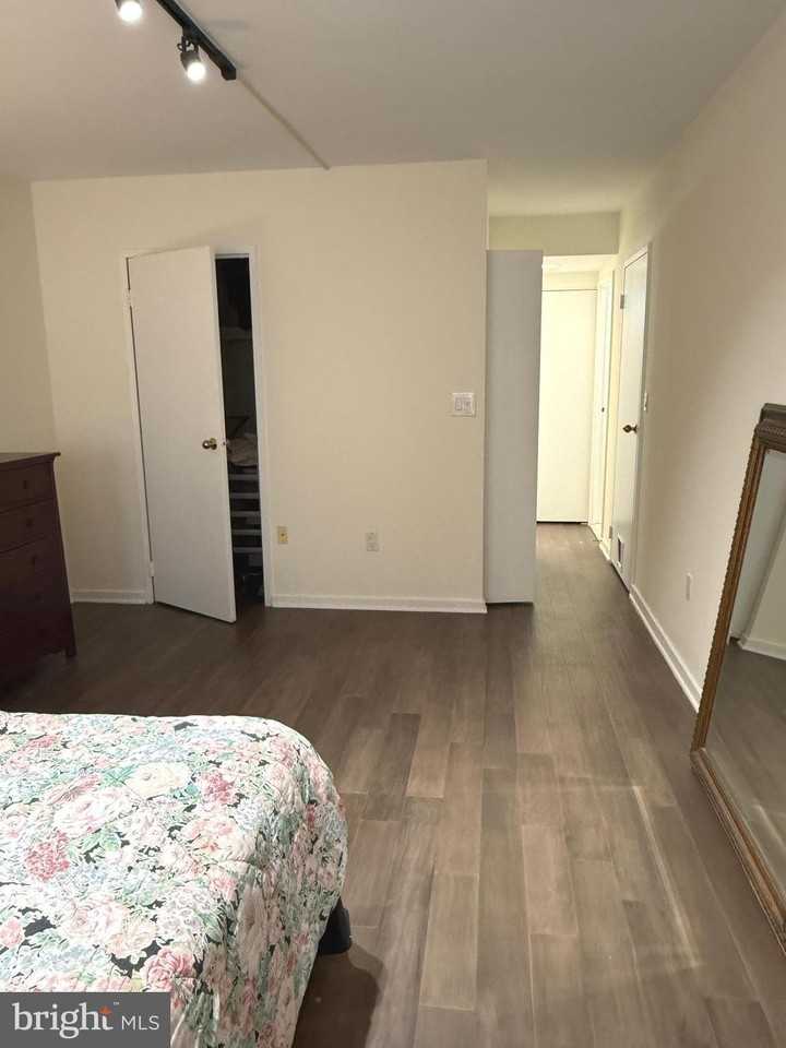 200 Lombard St Unit 625 #625 - Photo 6 of 38