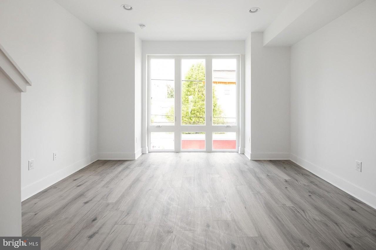 2032 E Susquehanna Ave Unit 2 #2 - Photo 3 of 13