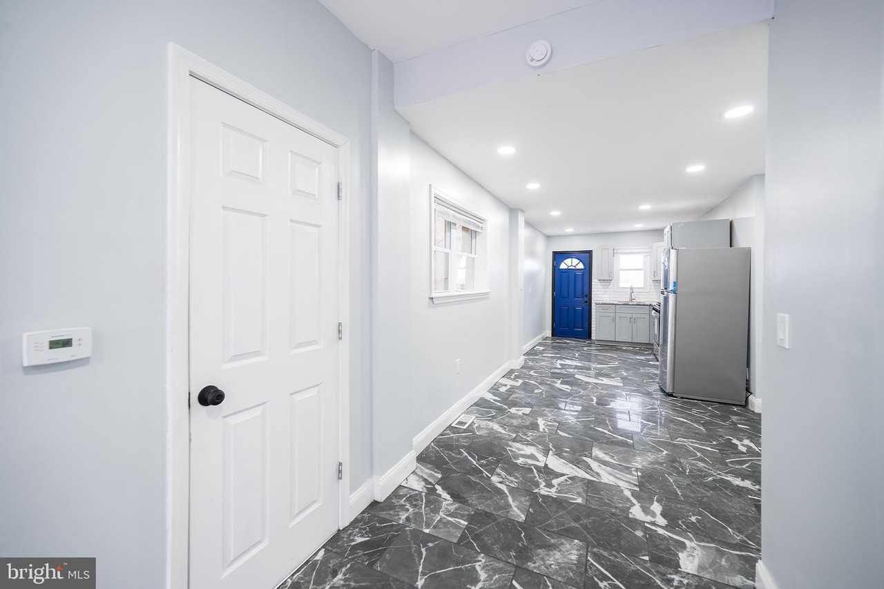 2265 E Clearfield St - Photo 5 of 26