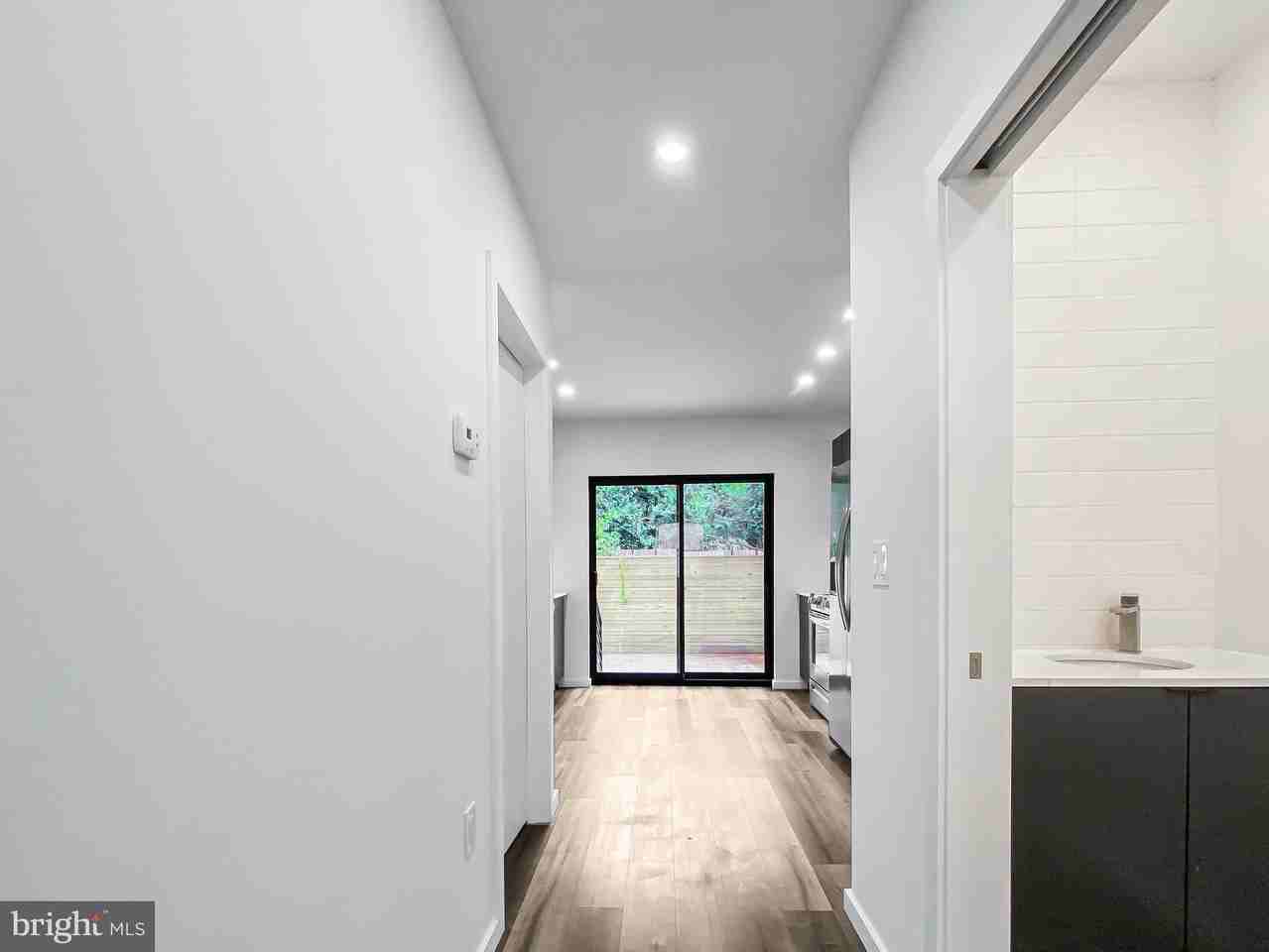 2027 N 5th St - Photo 6 of 50