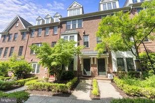 2509 S Kenmore Ct - Photo 1 of 1