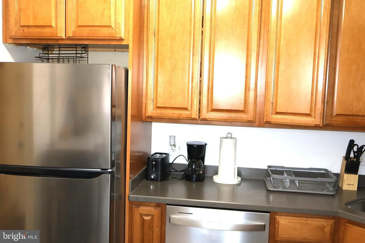 5934 Mayflower Ct - Photo 4 of 32