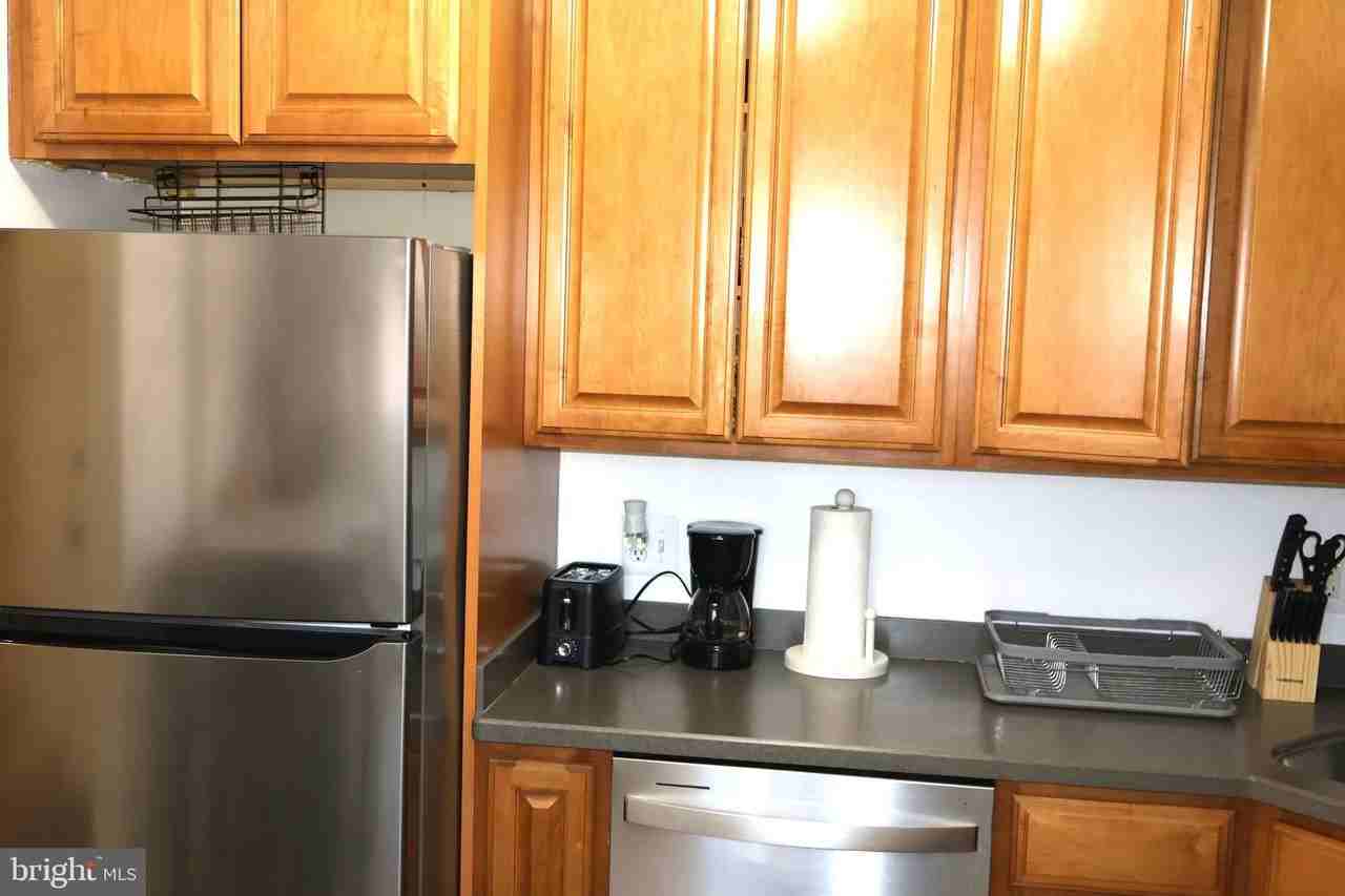 5934 Mayflower Ct - Photo 6 of 32