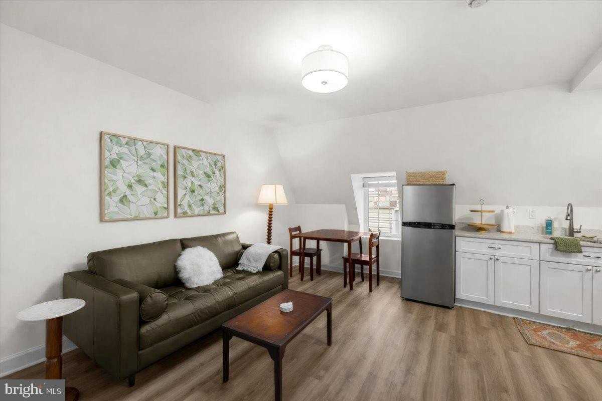 380 Broadview Ave Unit 2 #2