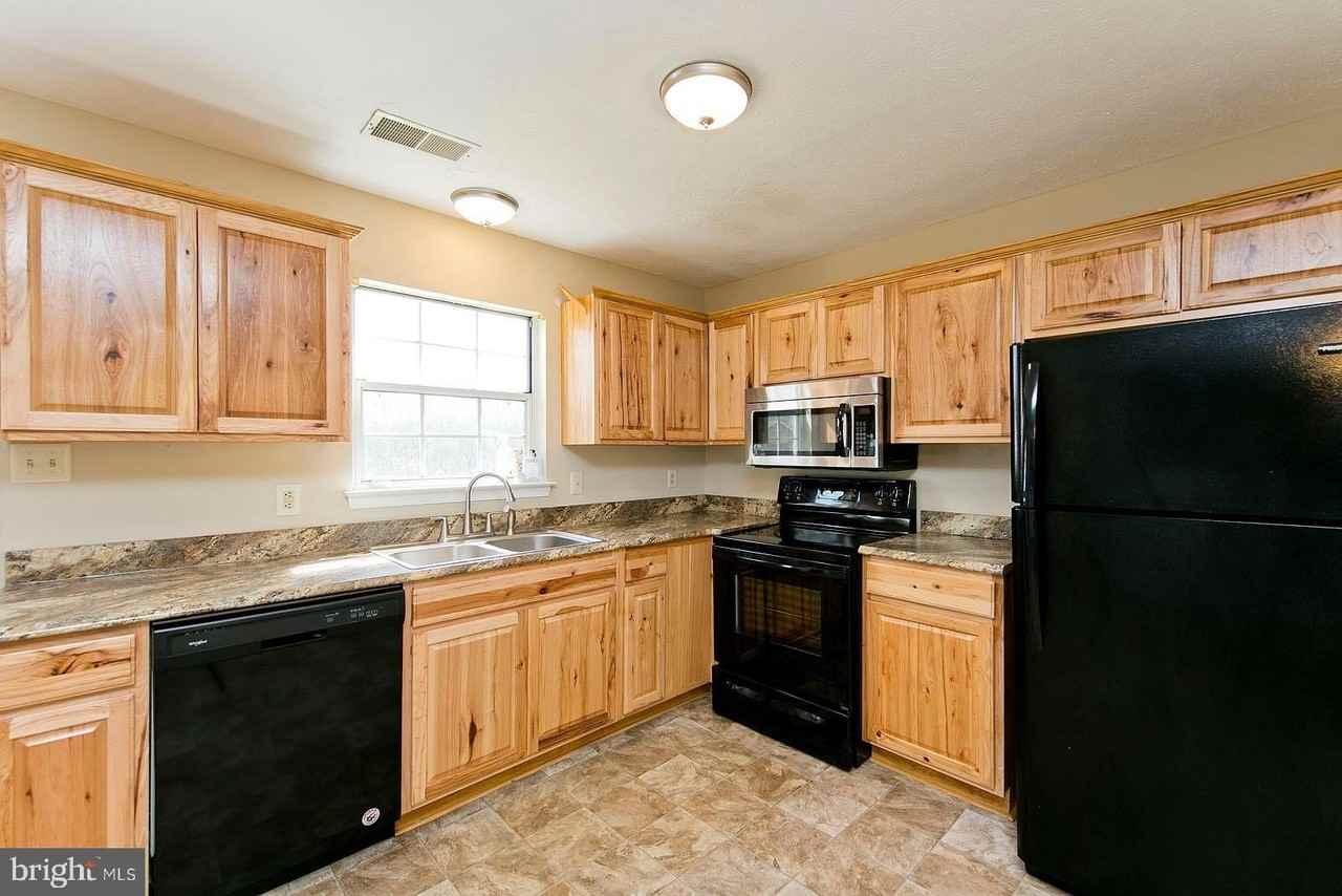 107 Willowbrook Ct - Photo 4 of 37