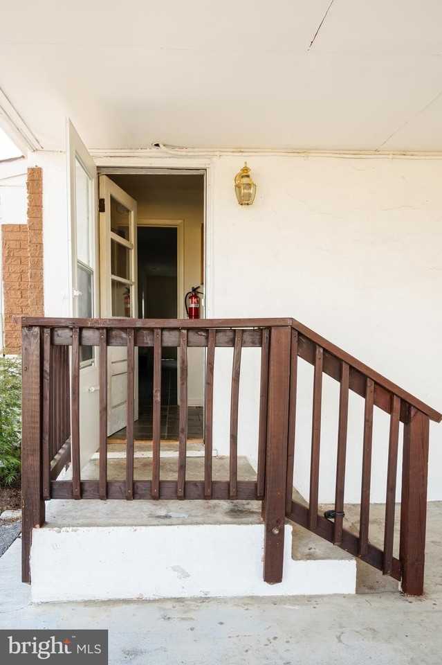 108 Martin Dr - Photo 4 of 45