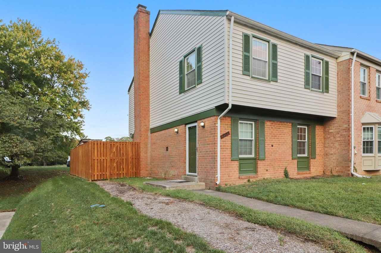 6609 Forbush Ct - Photo 2 of 25