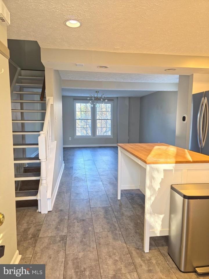 1640 Fieldthorn Dr - Photo 5 of 27