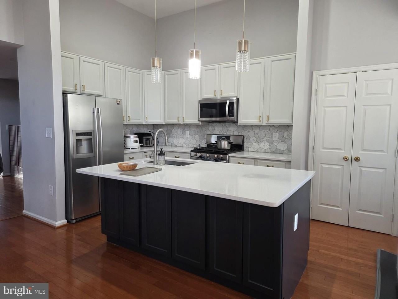 14641 Seasons Dr - Photo 3 of 9