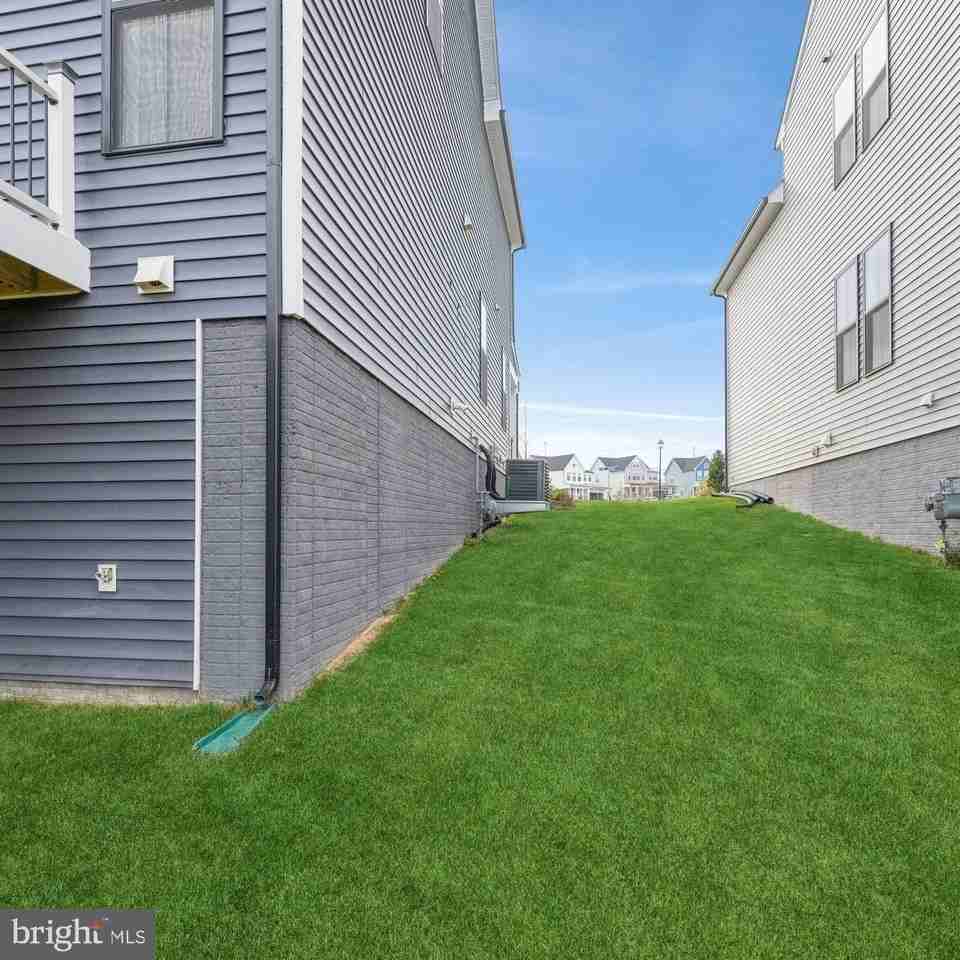 25532 Byrnes Crossing Dr - Photo 3 of 24