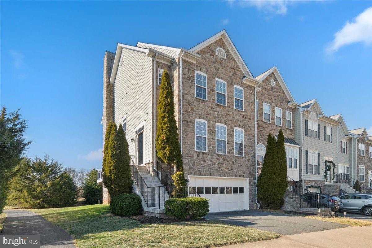 927 Buttonwood Ter Ne - Photo 3 of 44