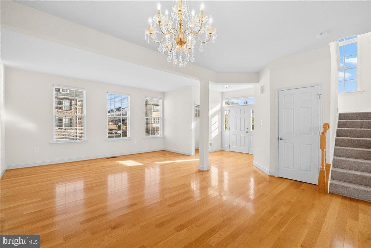 927 Buttonwood Ter Ne - Photo 6 of 44