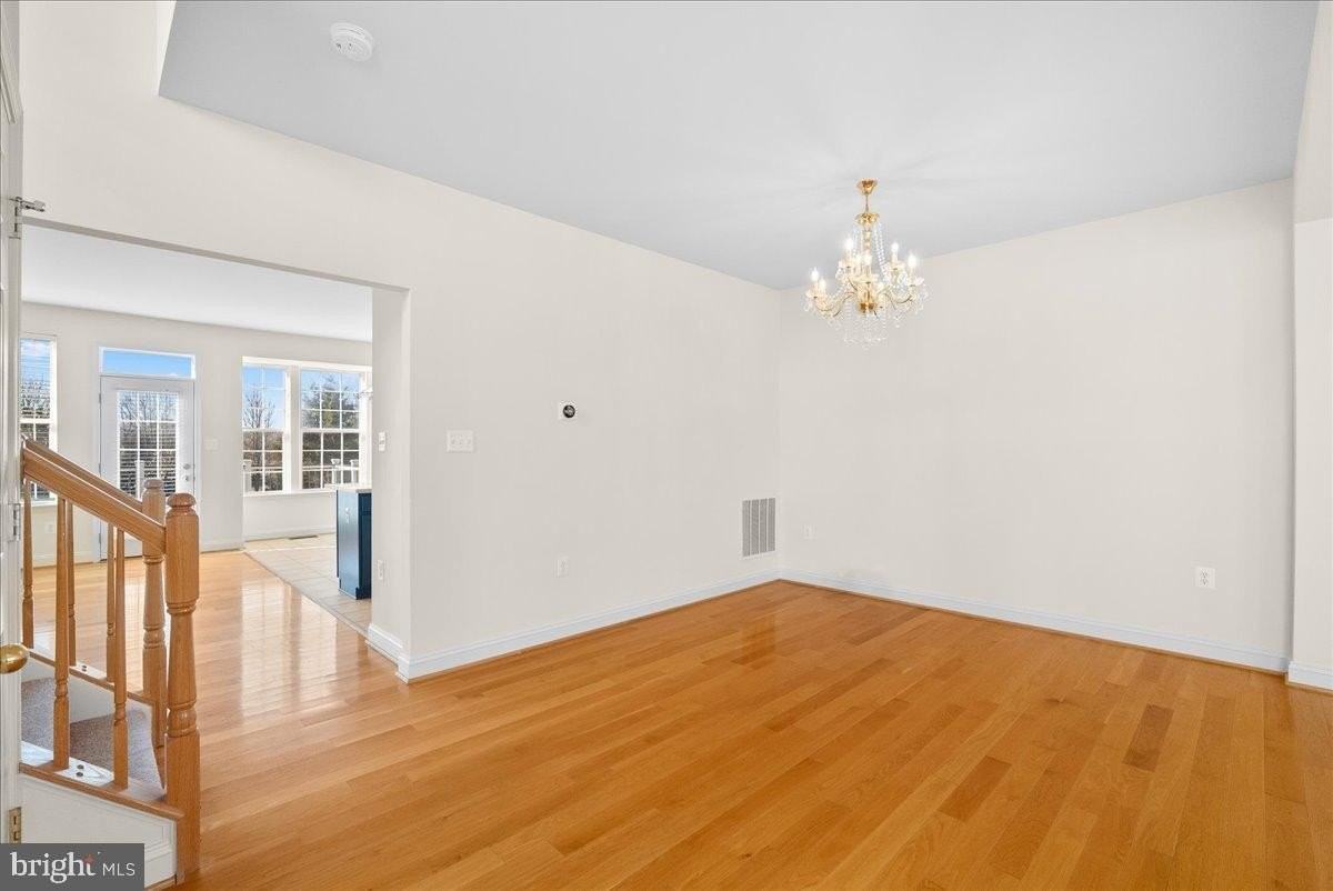 927 Buttonwood Ter Ne - Photo 7 of 44