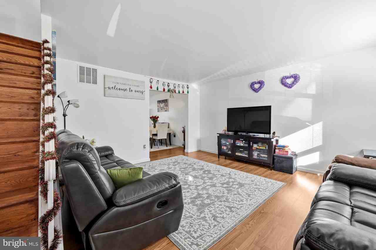 9262 Byrd Dr - Photo 2 of 36