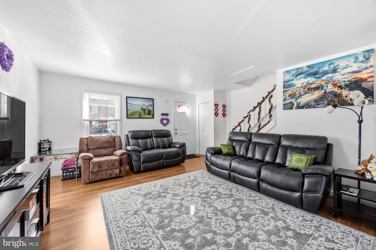 9262 Byrd Dr - Photo 6 of 36