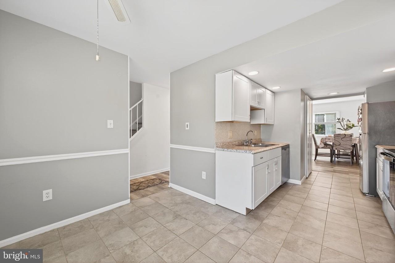 12462 Skipper Cir - Photo 4 of 25