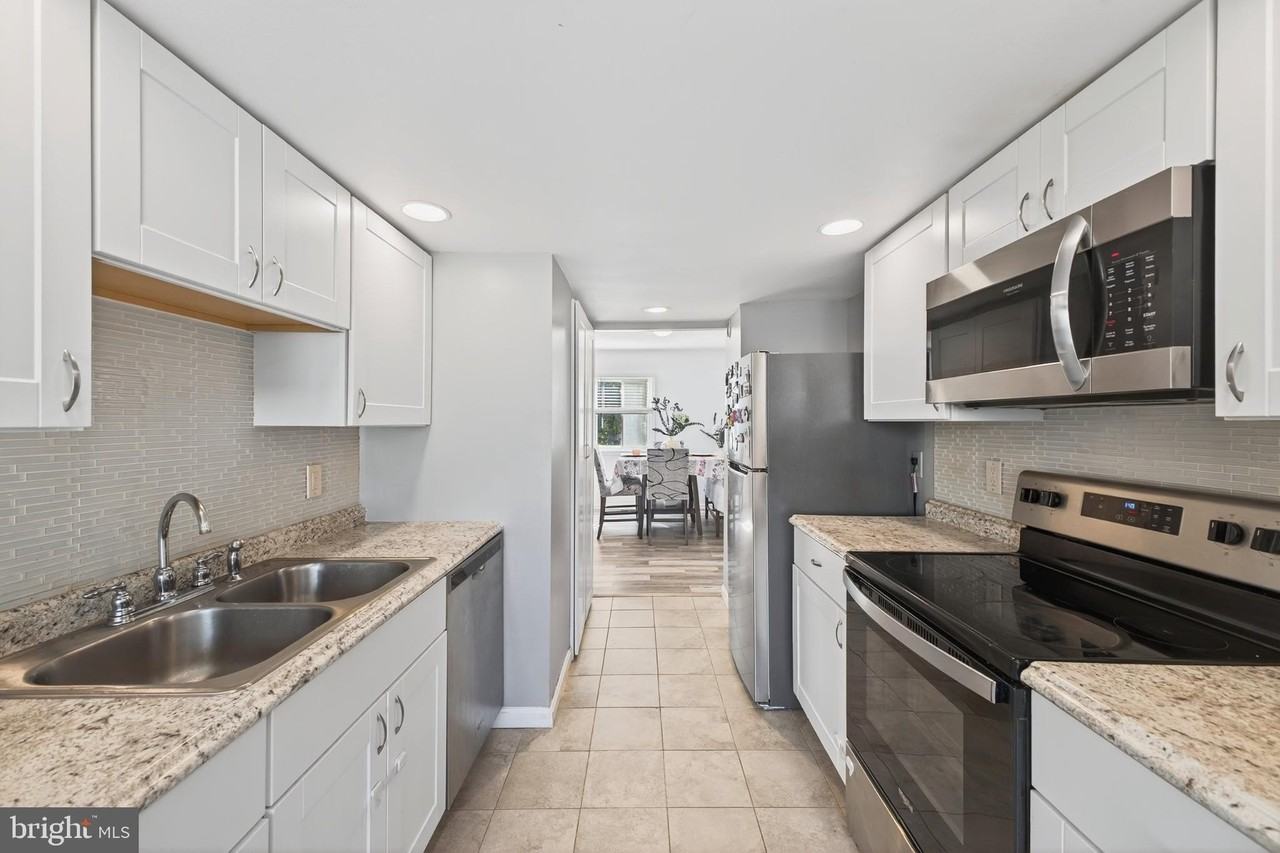 12462 Skipper Cir - Photo 5 of 25