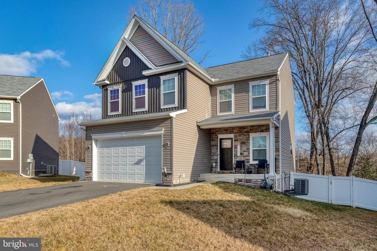 9301 Cedar Forest Dr - Photo 3 of 34