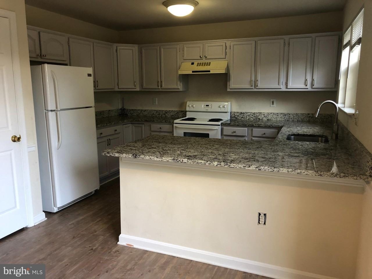 203 Knollwood Ct - Photo 4 of 11