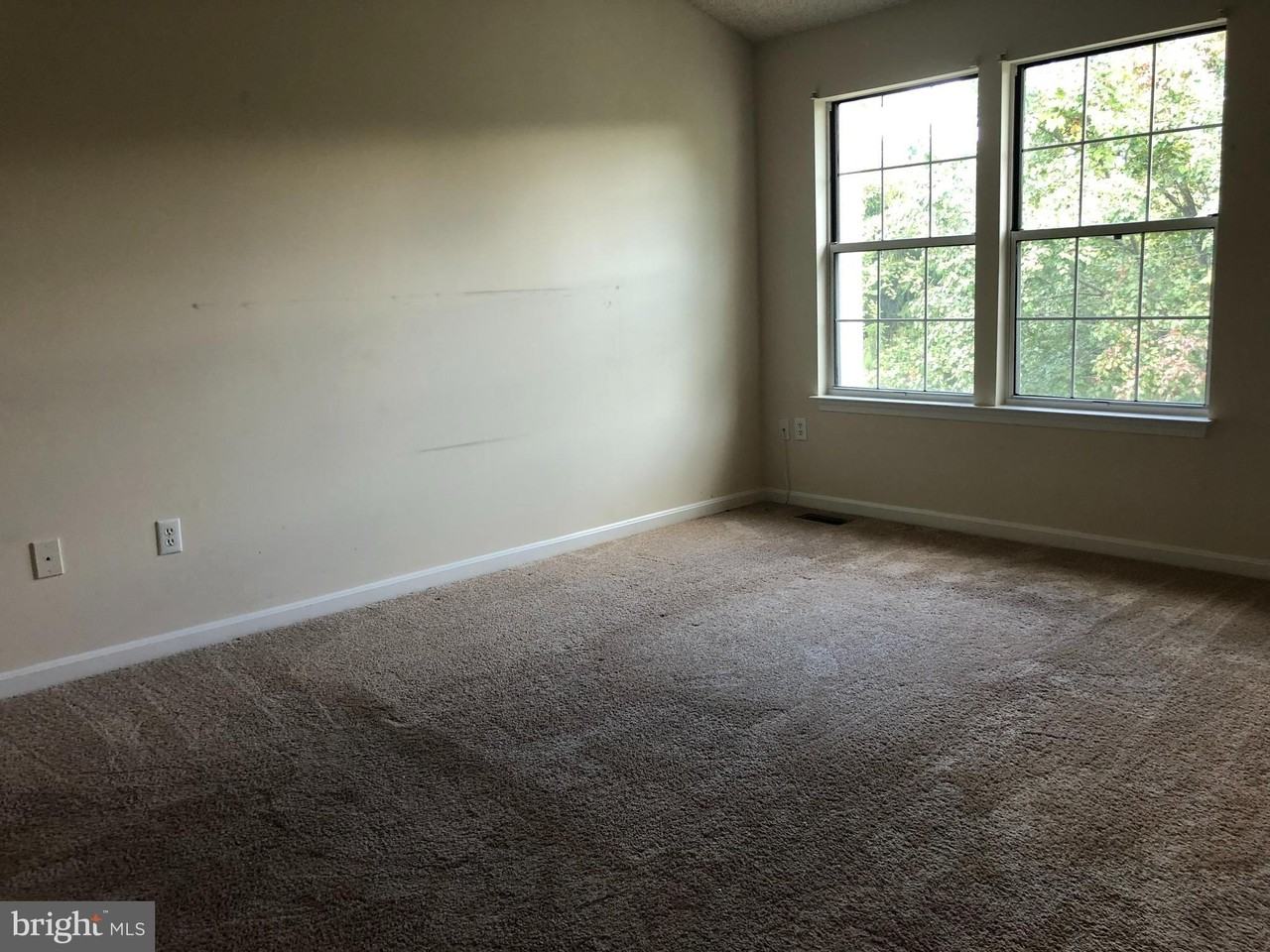 203 Knollwood Ct - Photo 6 of 11